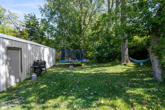 12770 Partlow Avenue, Grand Ledge, MI 48837