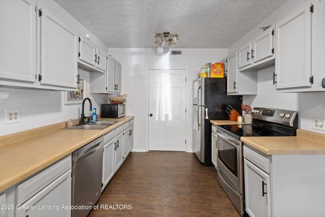 12770 Partlow Avenue, Grand Ledge, MI 48837