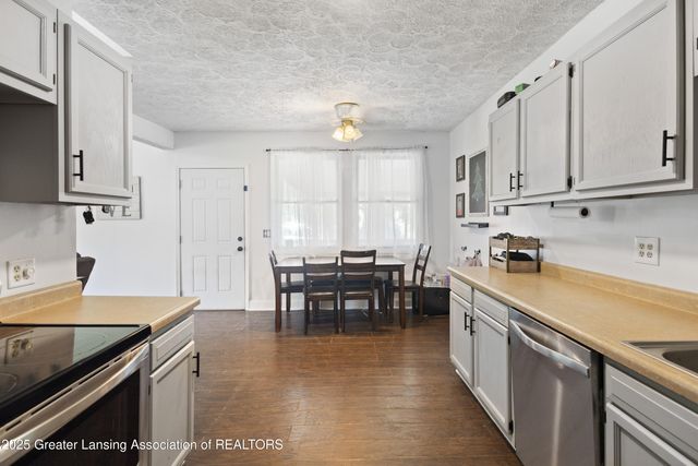 12770 Partlow Avenue, Grand Ledge, MI 48837