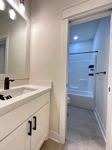 27 Shropshire Drive, Bella Vista, AR 72714