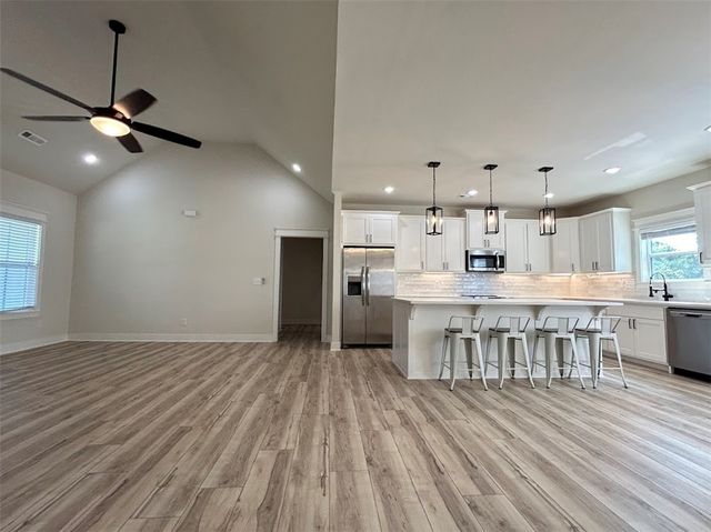 27 Shropshire Drive, Bella Vista, AR 72714