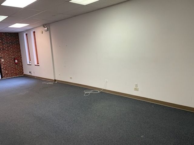 24 S Des Plaines River Road 400, Des Plaines, IL 60016