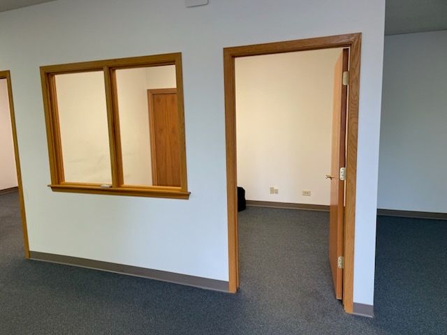 24 S Des Plaines River Road 400, Des Plaines, IL 60016