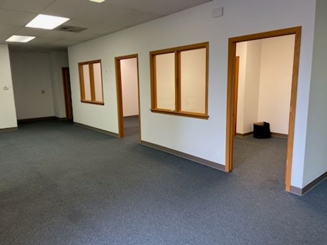 24 S Des Plaines River Road 400, Des Plaines, IL 60016