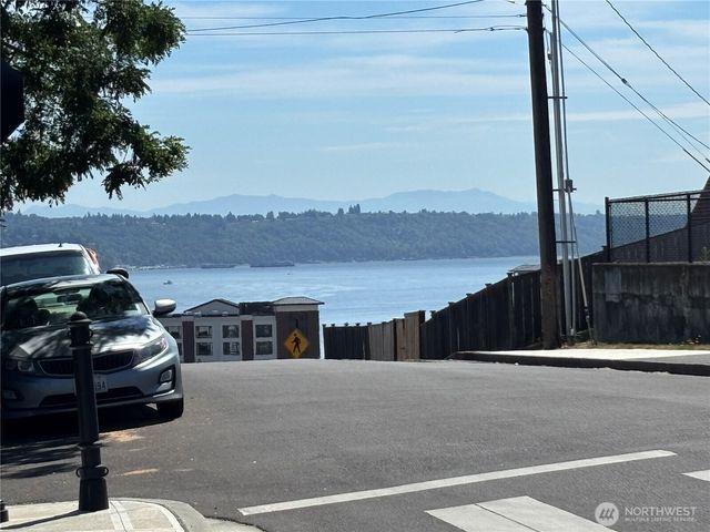 5302 N Shirley Street, Ruston, WA 98407