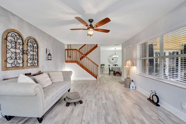 5201 Wheatley Court, Boynton Beach, FL 33436