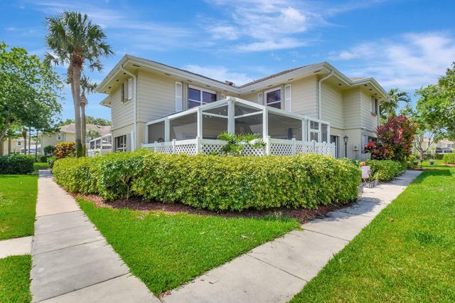 5201 Wheatley Court, Boynton Beach, FL 33436