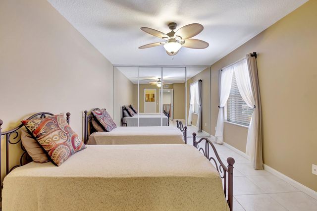 5201 Wheatley Court, Boynton Beach, FL 33436