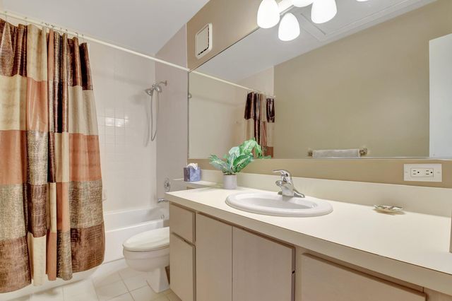 5201 Wheatley Court, Boynton Beach, FL 33436