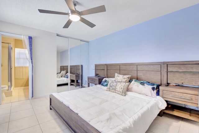 5201 Wheatley Court, Boynton Beach, FL 33436