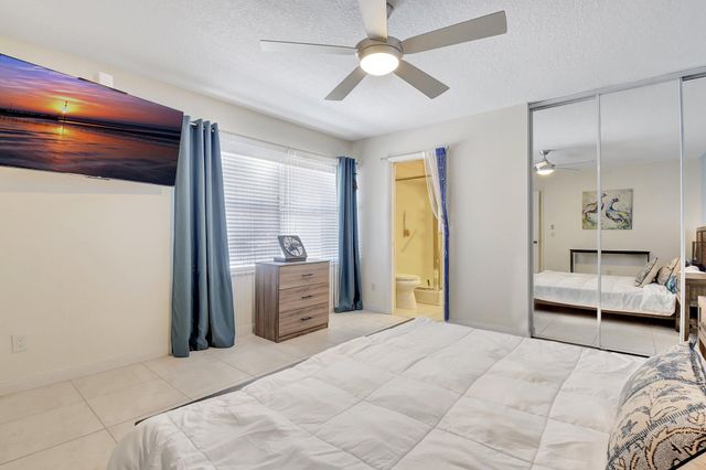 5201 Wheatley Court, Boynton Beach, FL 33436