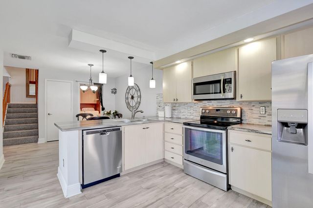 5201 Wheatley Court, Boynton Beach, FL 33436