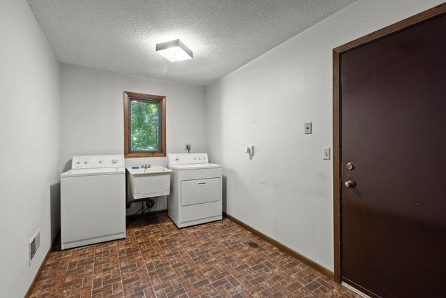 8233 Pleasant View Court, Mounds View, MN 55112