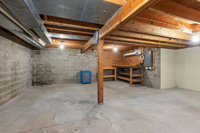 8233 Pleasant View Court, Mounds View, MN 55112