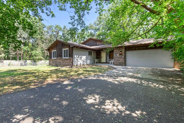 8233 Pleasant View Court, Mounds View, MN 55112