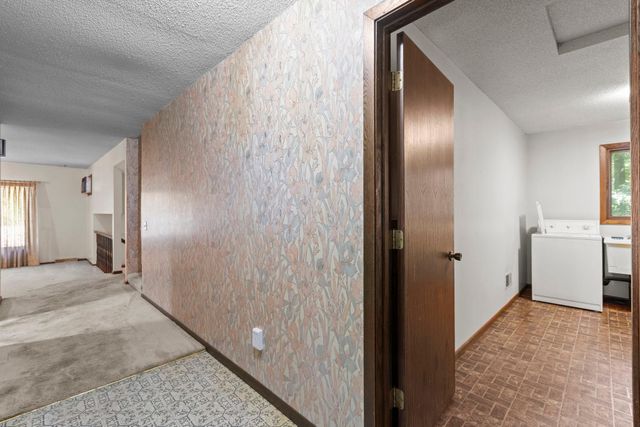8233 Pleasant View Court, Mounds View, MN 55112