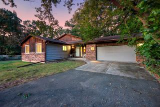 8233 Pleasant View Court, Mounds View, MN 55112