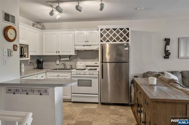 181 Long Hill Road 8-3, Little Falls, NJ 07424