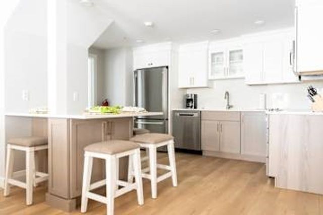 43 Franklin Street 1, Newport, RI 02840