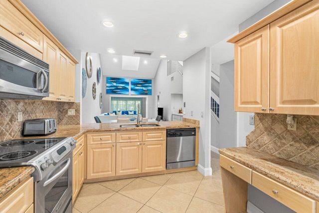 17064 Boca Club Boulevard 3, Boca Raton, FL 33487