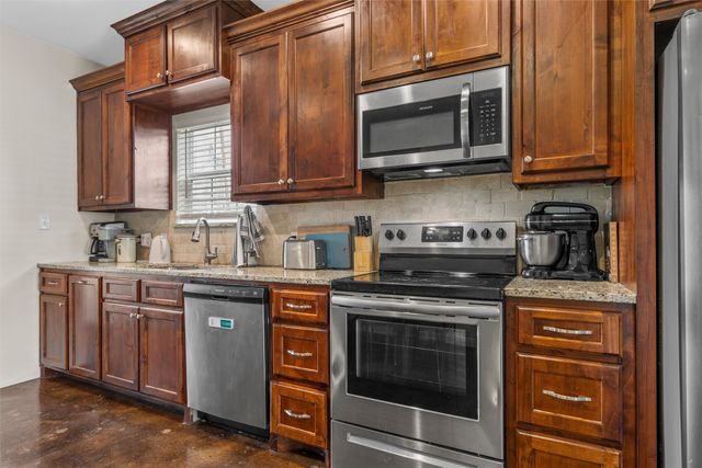 2225 S 2nd Street, Waco, TX 76706