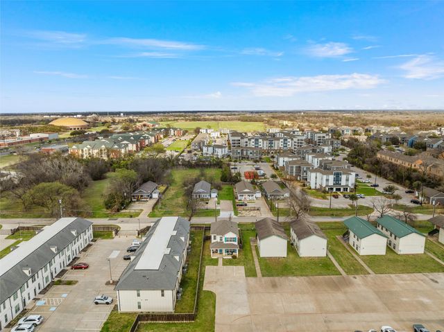 2225 S 2nd Street, Waco, TX 76706