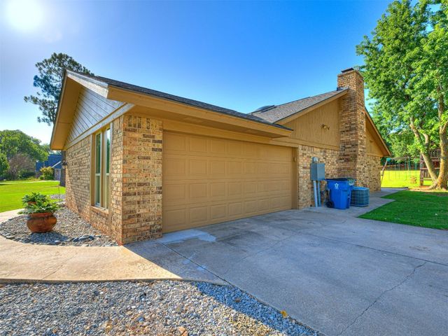 3014 SW 6th Street, Newcastle, OK 73065