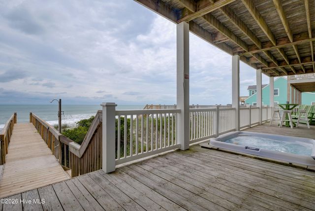 138 Topsail Road, N Topsail Beach, NC 28460