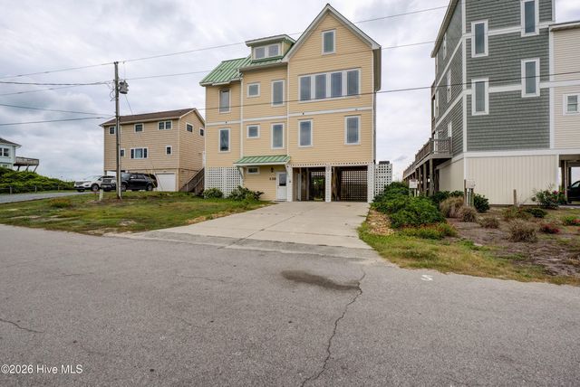 138 Topsail Road, N Topsail Beach, NC 28460