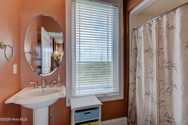 138 Topsail Road, N Topsail Beach, NC 28460