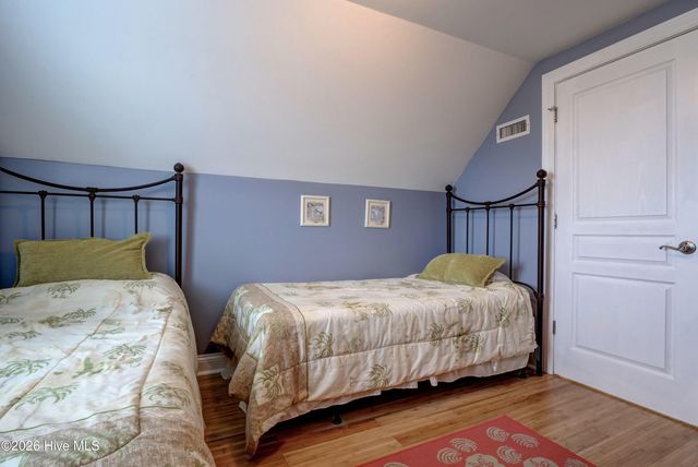 138 Topsail Road, N Topsail Beach, NC 28460