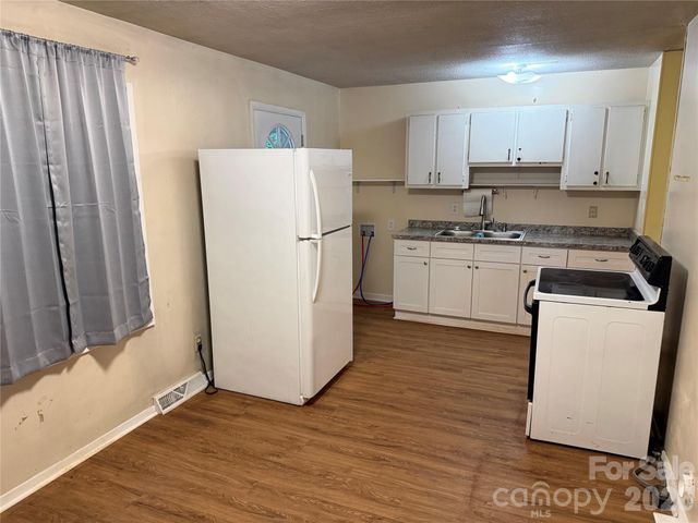 2609 Alleghany Street, Charlotte, NC 28208