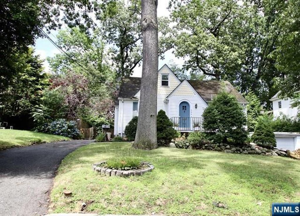 506 Smith Place, Ridgewood, NJ 07450