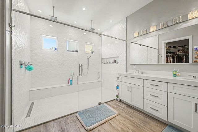 744 E DESERT Lane, Phoenix, AZ 85042