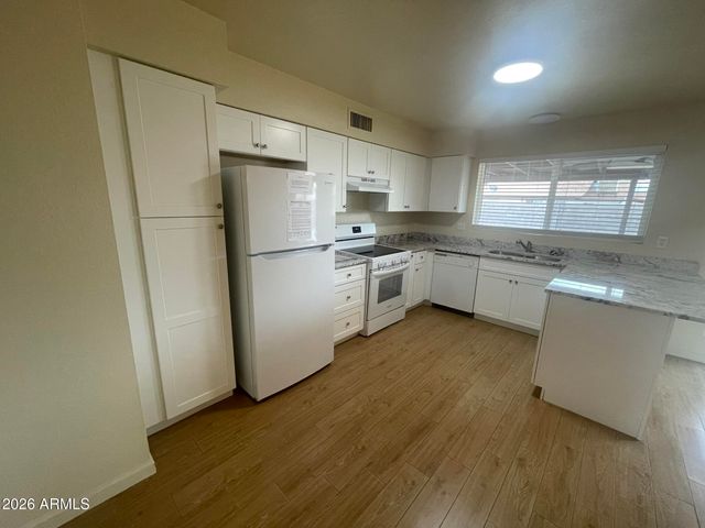2263 E GARNET Avenue, Mesa, AZ 85204