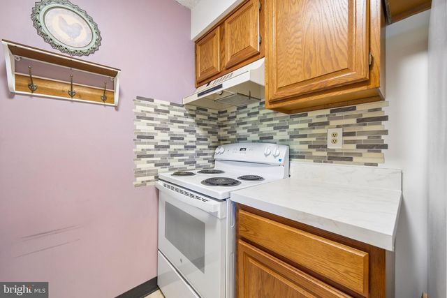 1308 RAVENS CREST DR, Plainsboro, NJ 08536