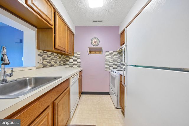 1308 RAVENS CREST DR, Plainsboro, NJ 08536