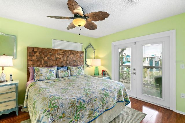 2511 AVENUE C West, Bradenton Beach, FL 34217