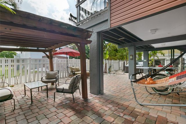 2511 AVENUE C West, Bradenton Beach, FL 34217