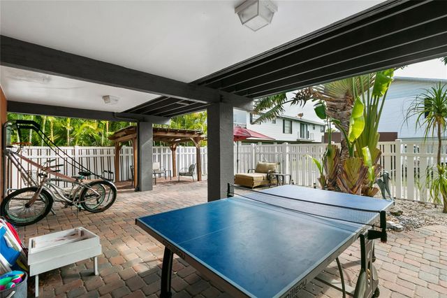 2511 AVENUE C West, Bradenton Beach, FL 34217