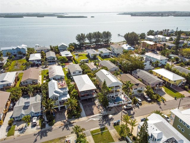 2511 AVENUE C West, Bradenton Beach, FL 34217