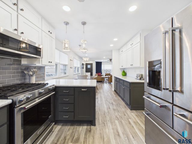 2101 S Willow Ave Avenue, Sioux Falls, SD 57105