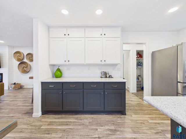 2101 S Willow Ave Avenue, Sioux Falls, SD 57105