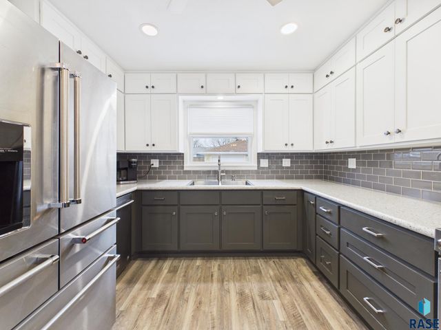 2101 S Willow Ave Avenue, Sioux Falls, SD 57105