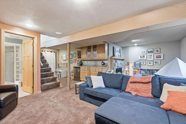 3330 Major Avenue N, Golden Valley, MN 55422