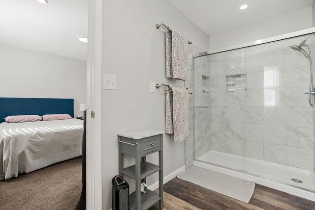 622 NW VILLAGE Drive, Lee's Summit, MO 64063