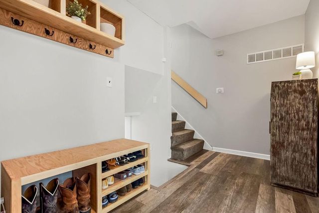 622 NW VILLAGE Drive, Lee's Summit, MO 64063