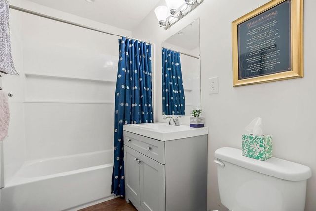 622 NW VILLAGE Drive, Lee's Summit, MO 64063