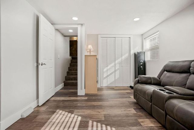 622 NW VILLAGE Drive, Lee's Summit, MO 64063