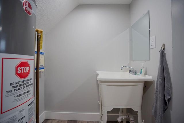 622 NW VILLAGE Drive, Lee's Summit, MO 64063